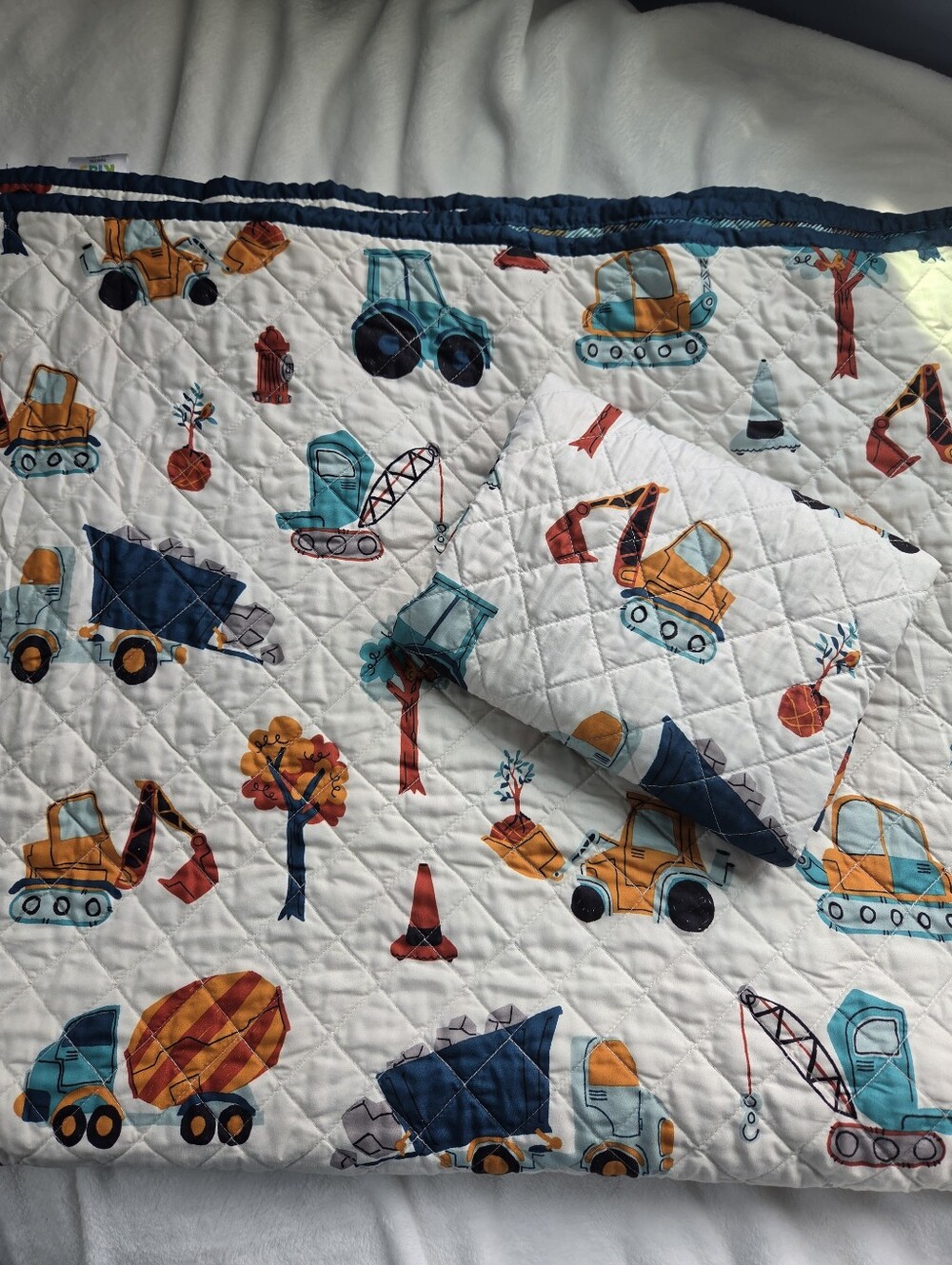 Boys Twin XL Comforter Trucks - Picture 4 of 7